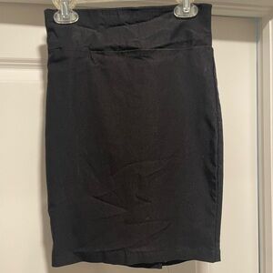 Iz Byer Classic Black Mini Skirt
